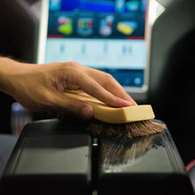 Load image into Gallery viewer, Convertible Top Horse Hair Brush